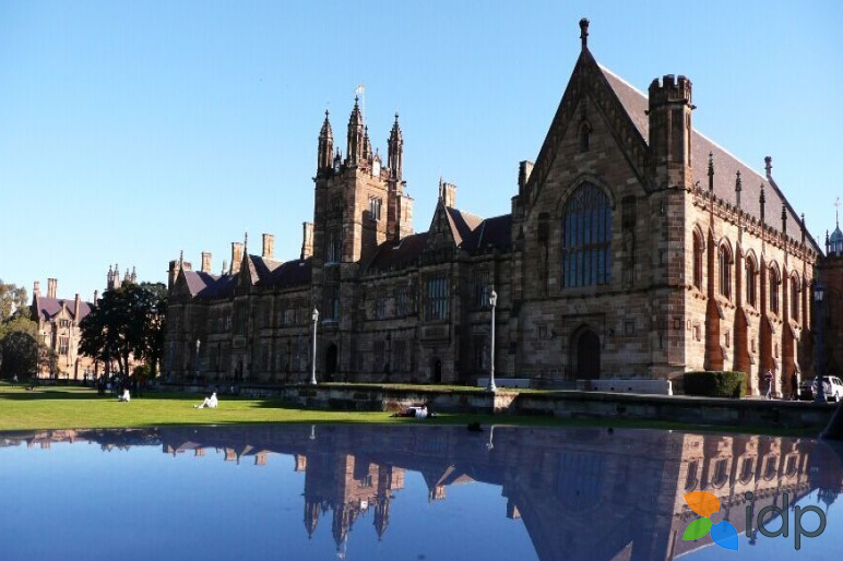 留学国家大比拼 美国VS加拿大在哪儿上大学更好